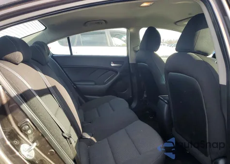 2017 Kia Forte Lx z USA, uszkodzony, nr VIN 3KPFK4A71HE025967